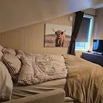 Apartman Modern Luxury Villa- Free Parking *