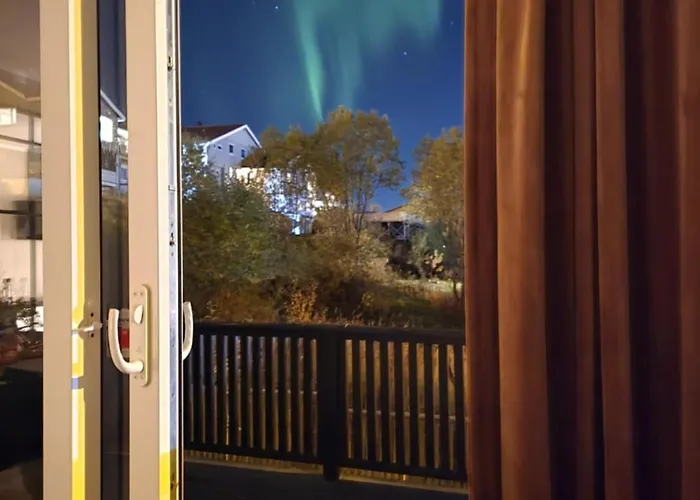 Modern Luxury Villa- Free Parking *